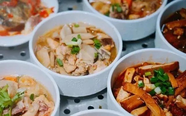 社区食堂订餐能干嘛?是自己搭建订餐平台好还是加盟好？